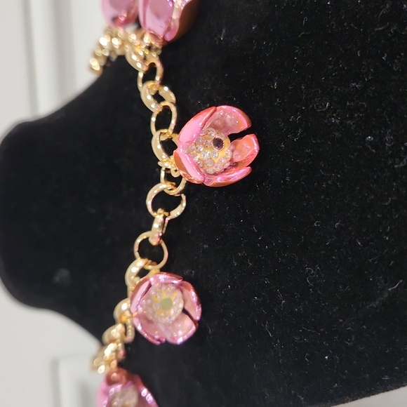 🔹️BETSEY JOHNSON🔹️Pink Garden Glam Tulip Charm Chain 16"  Necklace - Picture 8 of 13